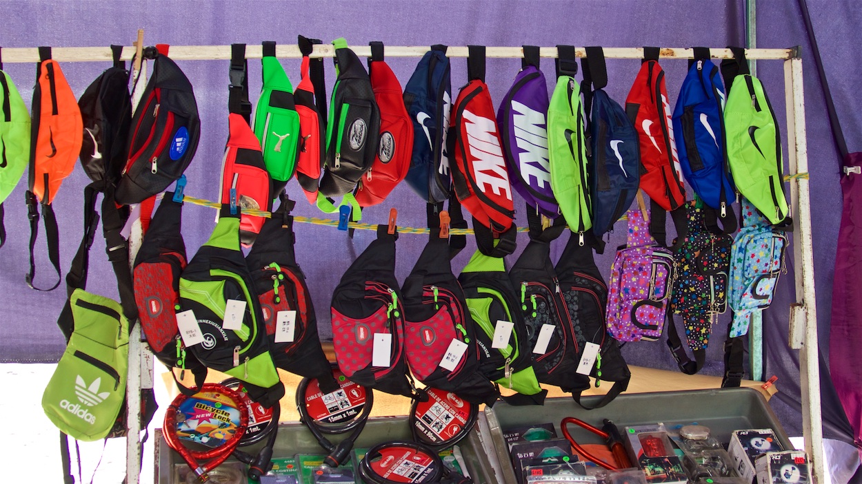 These waist pouches are perfect to safe keep your belongings while exploring Vallarta.