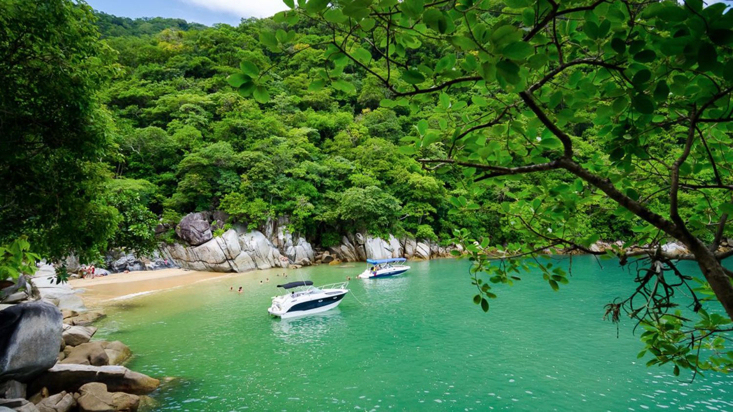 Playa Colomitos.