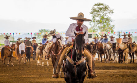 Cultura Charra en Puerto Vallarta: Tradición, Habilidad y Celebración